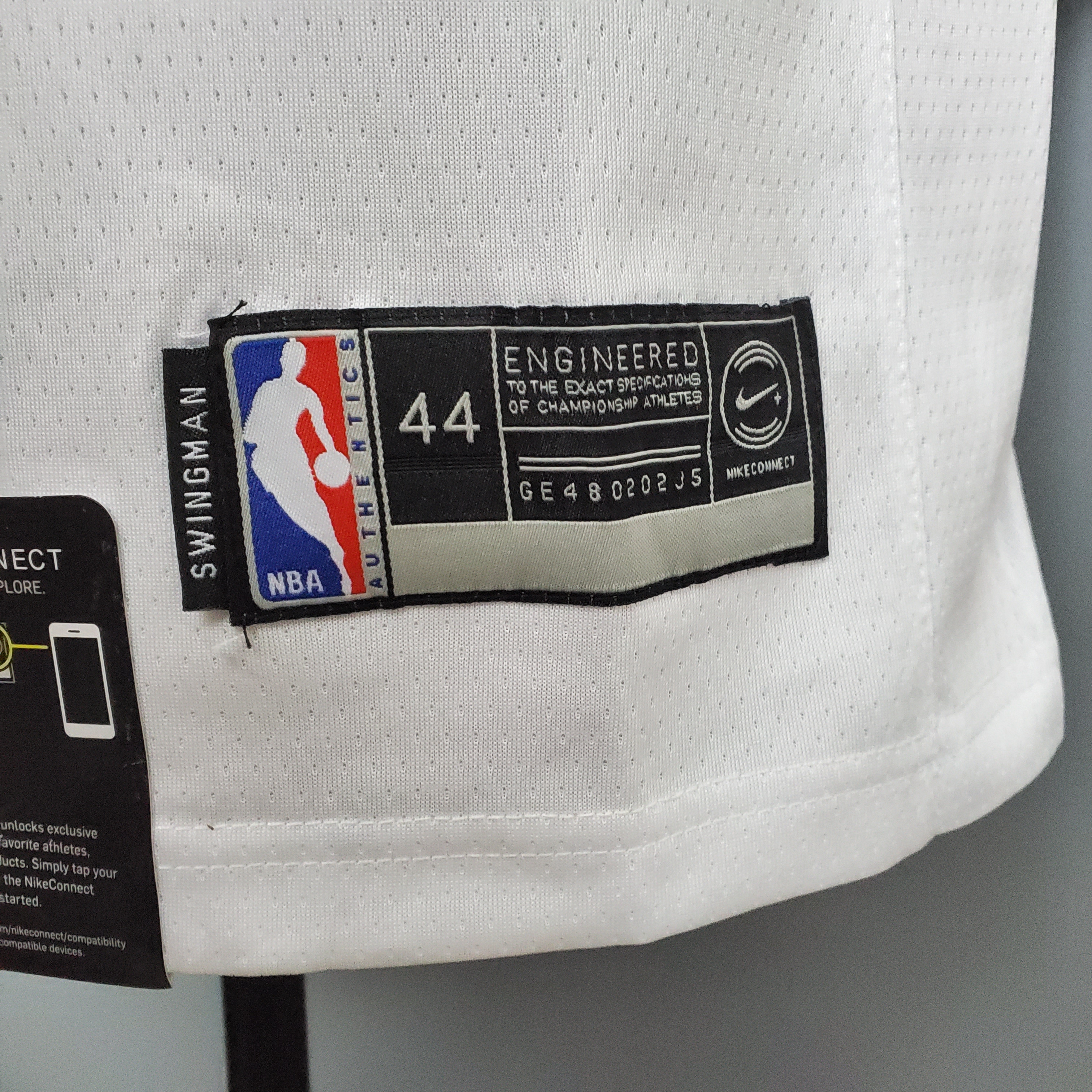 Dwyane Wade Miami Heat V-neck Swingman Jersey White