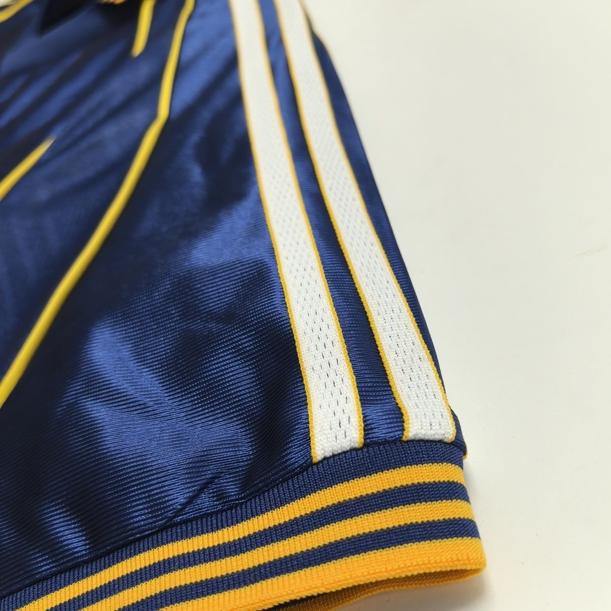 Real Madrid Retro Jersey away Football Shirt 1998-00