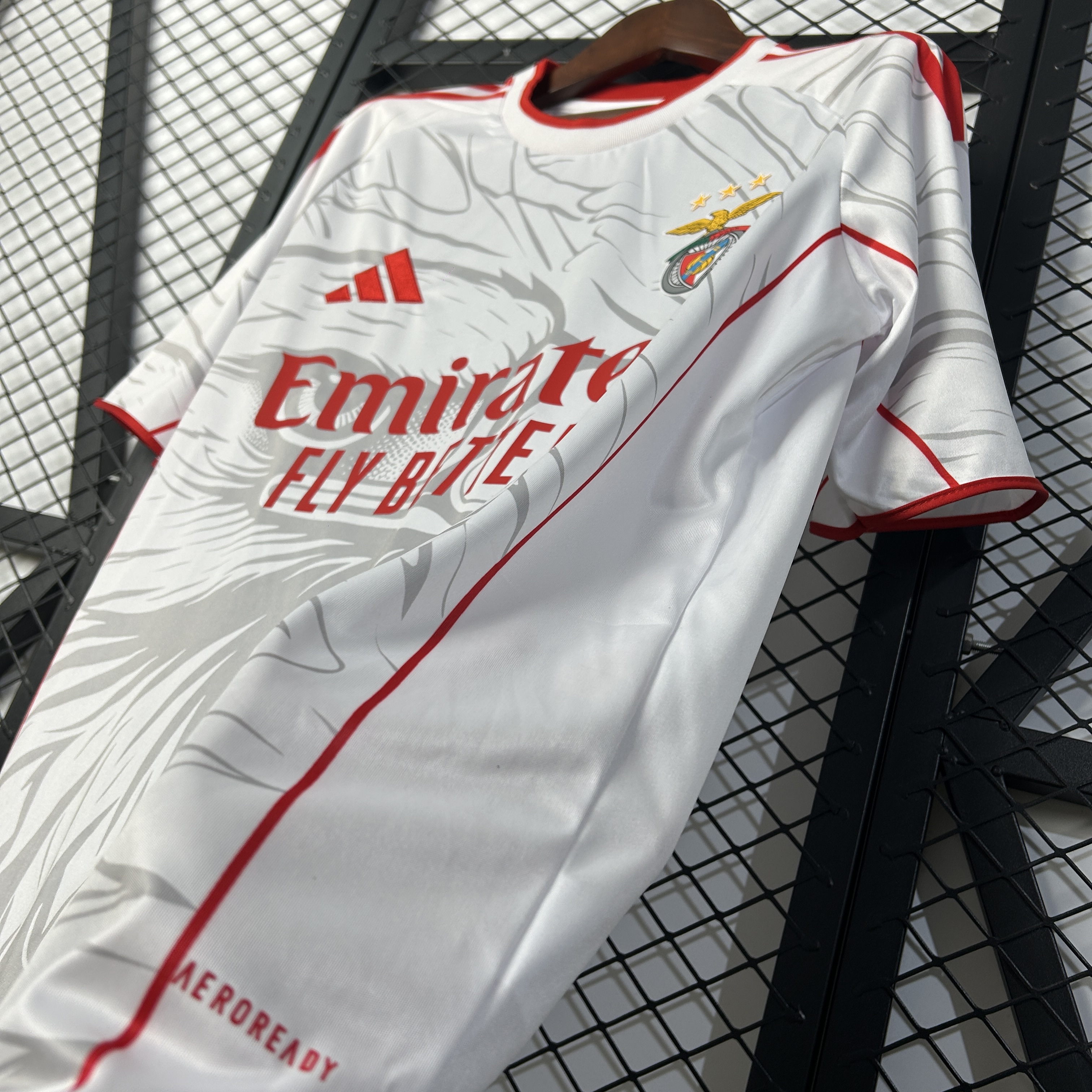 SL Benfica Training Man Jersey 25/26
