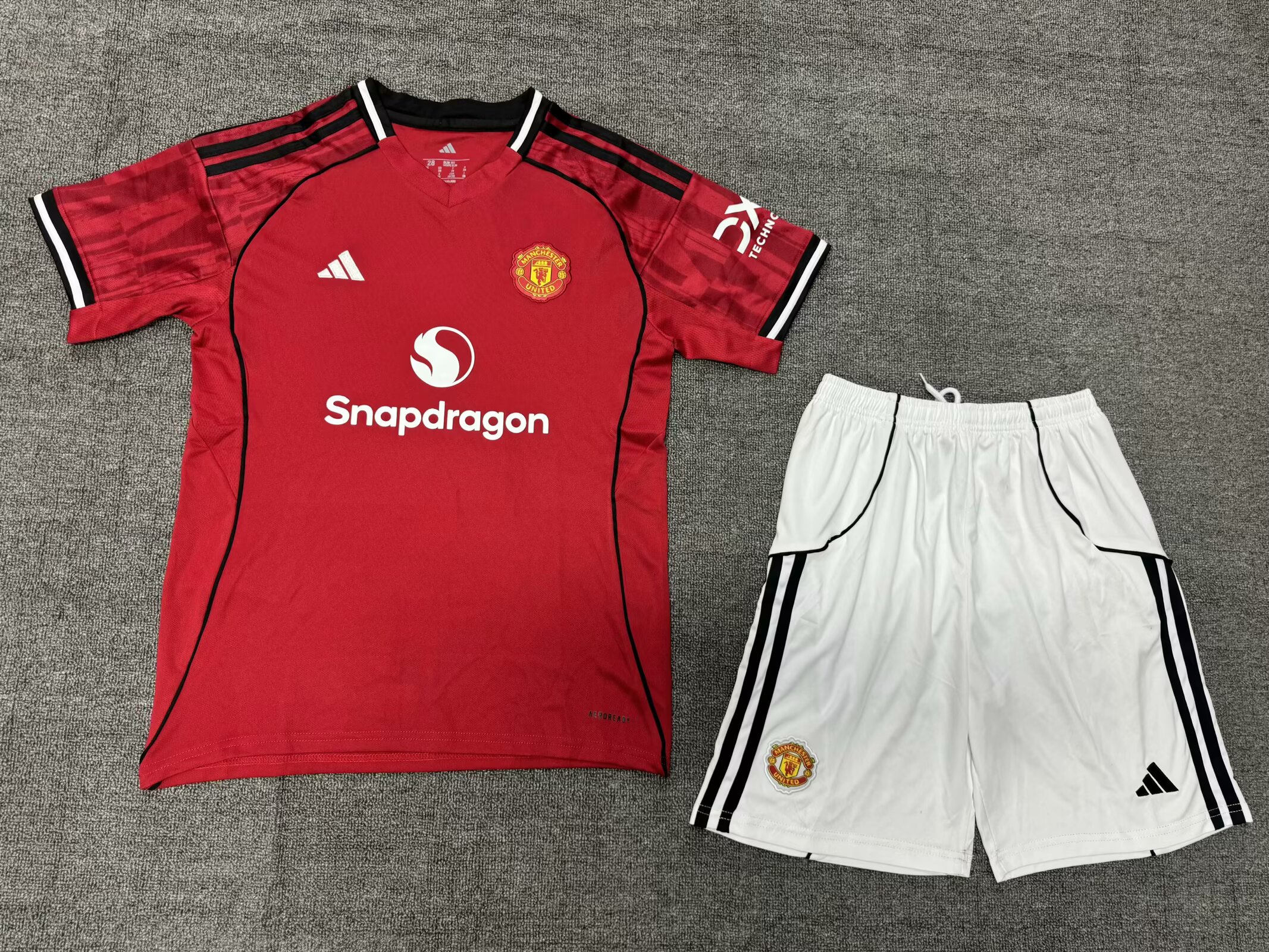 Manchester United Home Kids Suit & socks 25/26