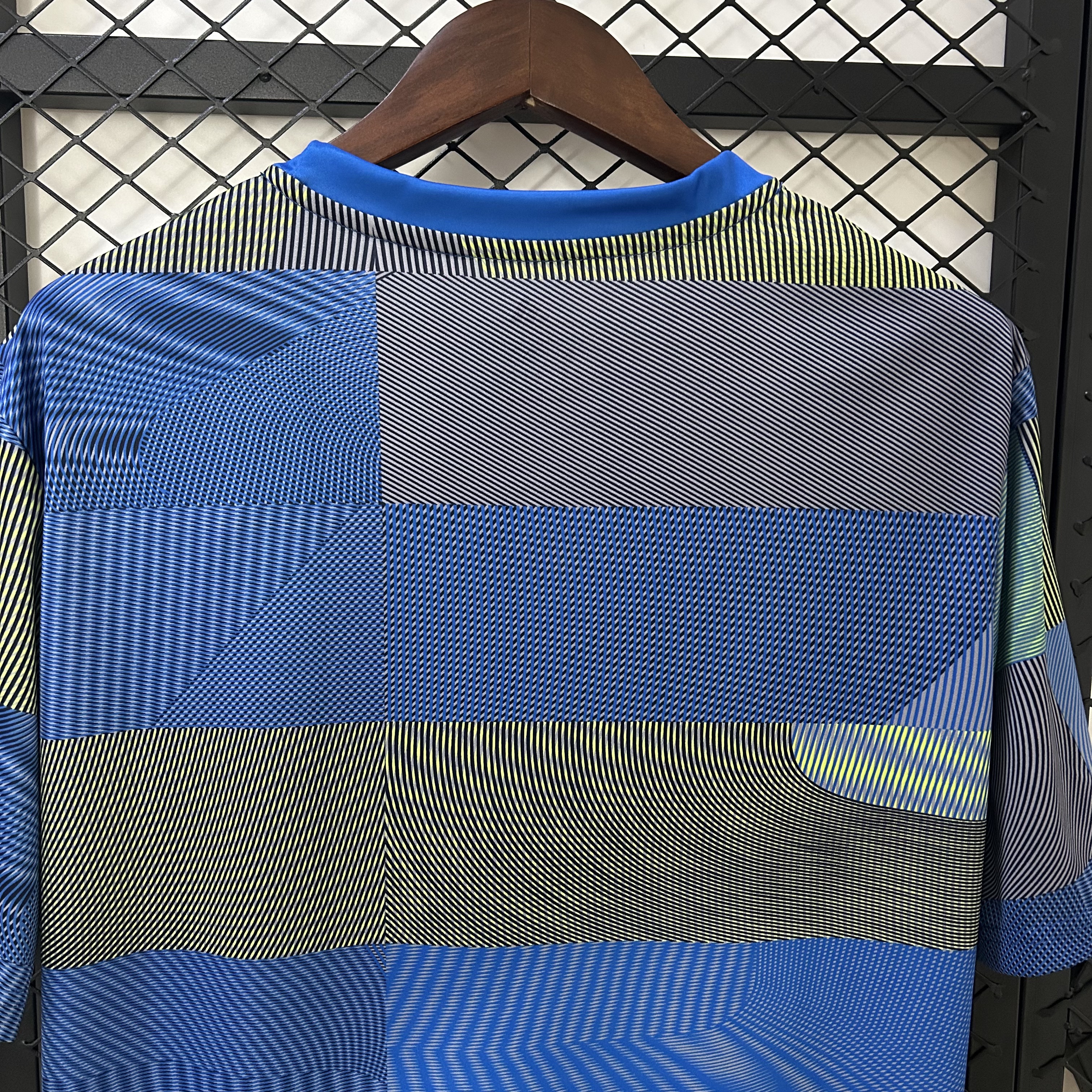 Real Madrid Pre Match Training Man Jersey 25/26