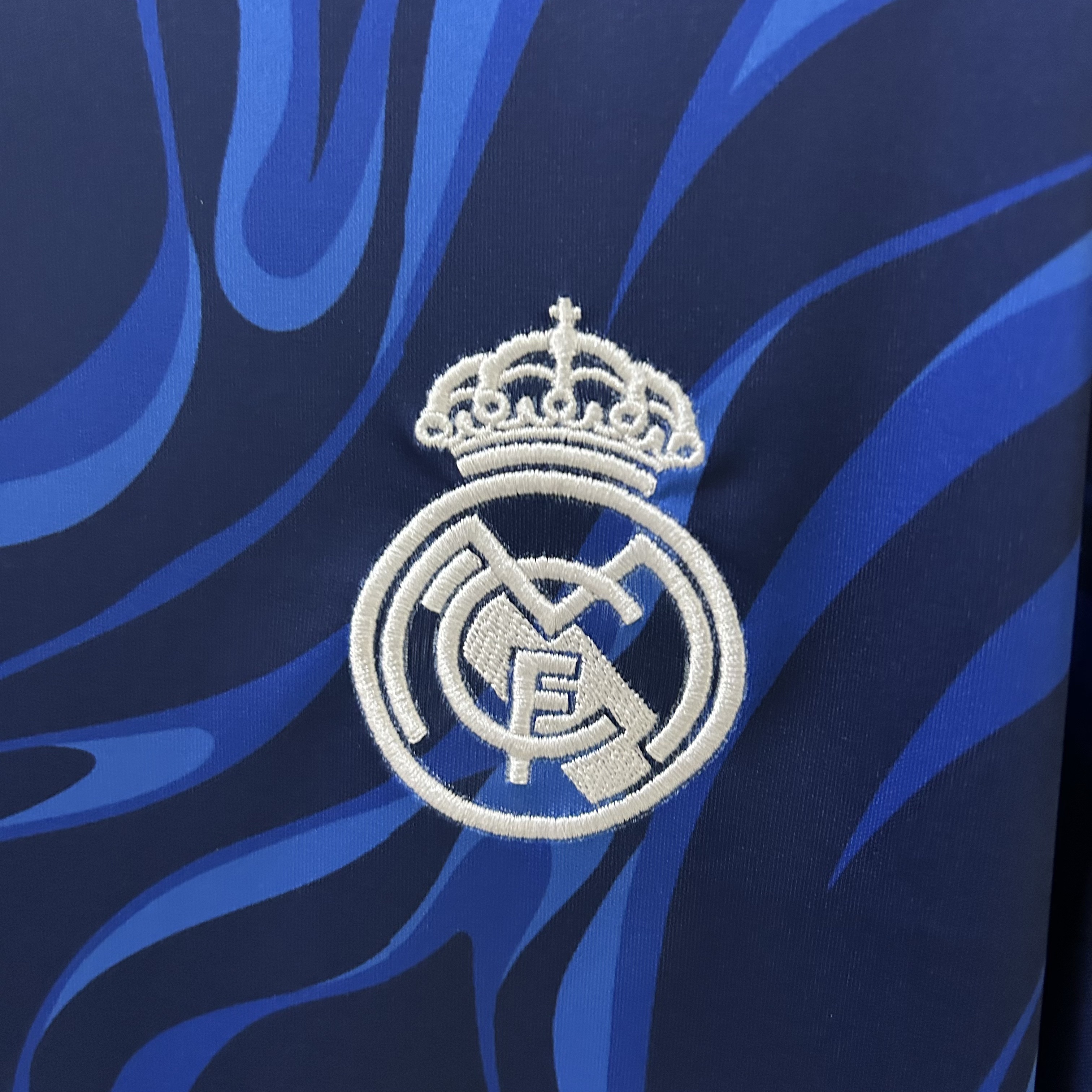 Real Madrid Pre Match Training Man Jersey 25/26