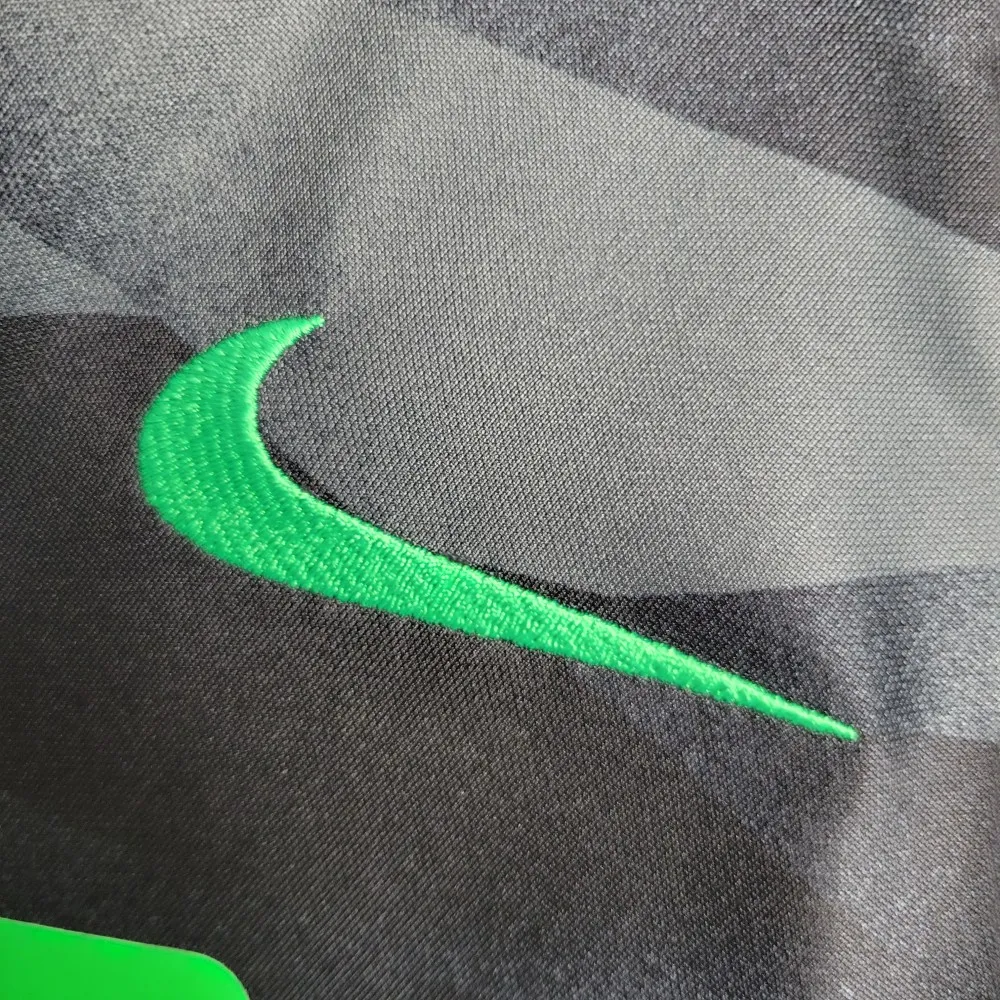 23-24 Liverpool Goalkeeper Jersey