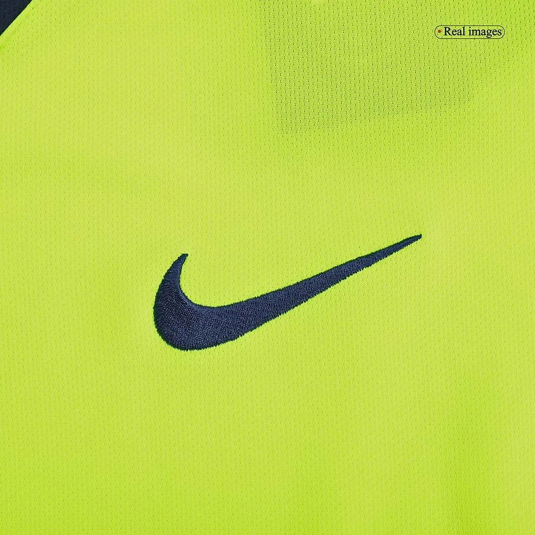 2005/06 Barcelona Ronaldinho #10 Retro Away Jersey