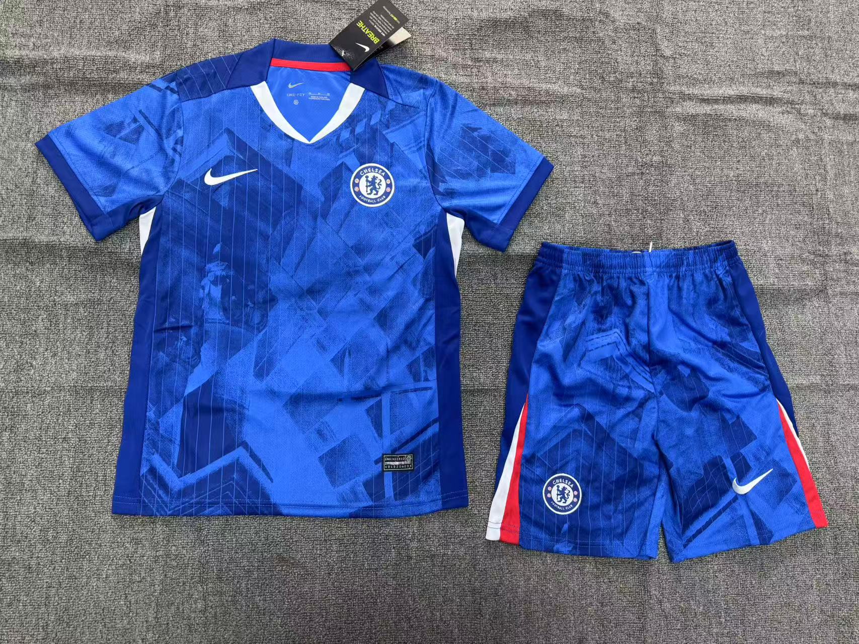 Chelsea Home World Champions 25 Kids Suit & Socks 25/26