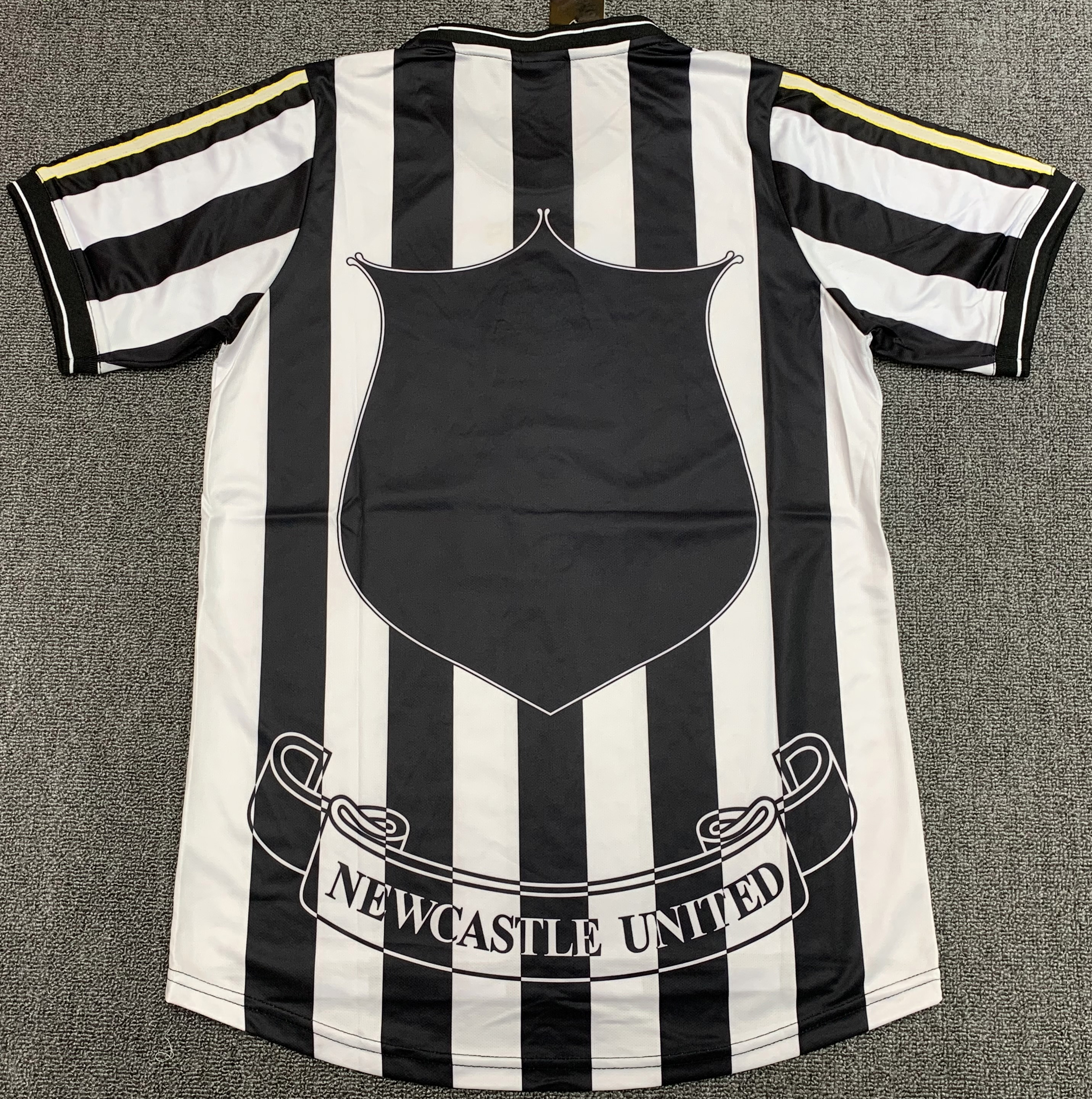 Newcastle United Home Retro Jersey 1997/99