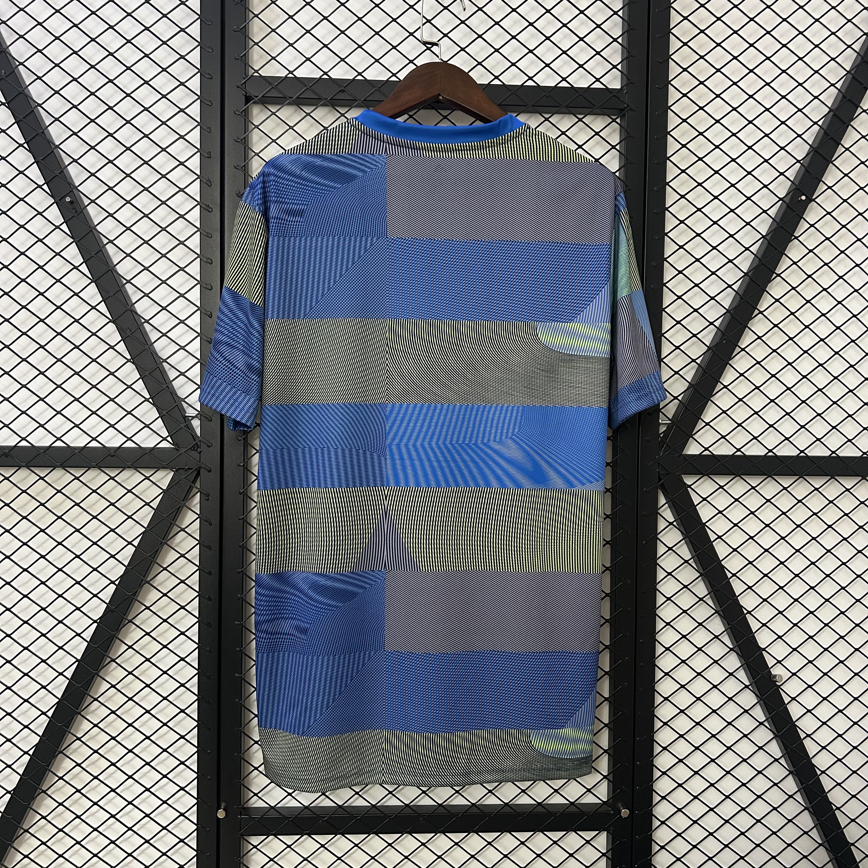 Real Madrid Pre Match Training Man Jersey 25/26