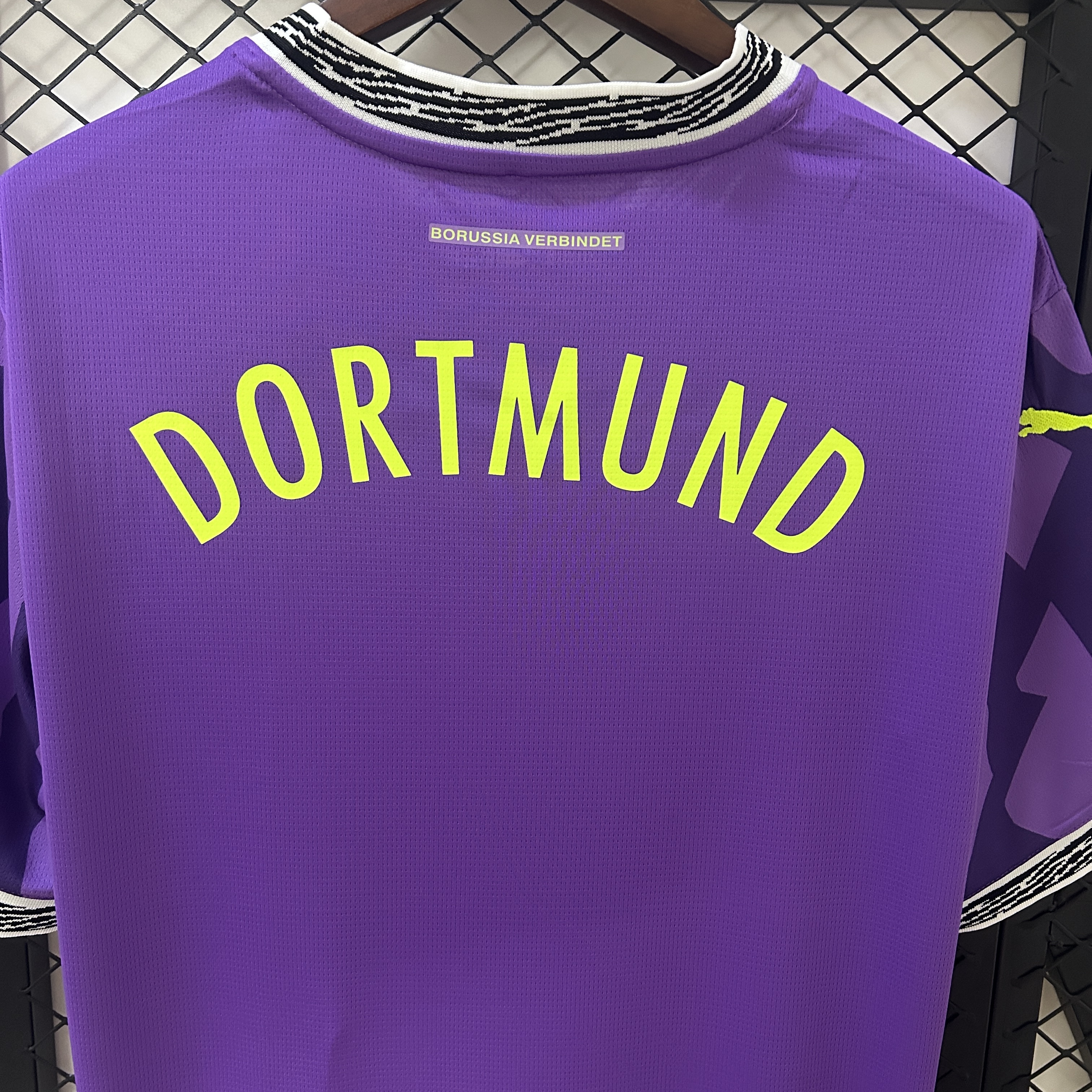 Borussia Dortmund Goalkeeper Special Man Jersey 24/25