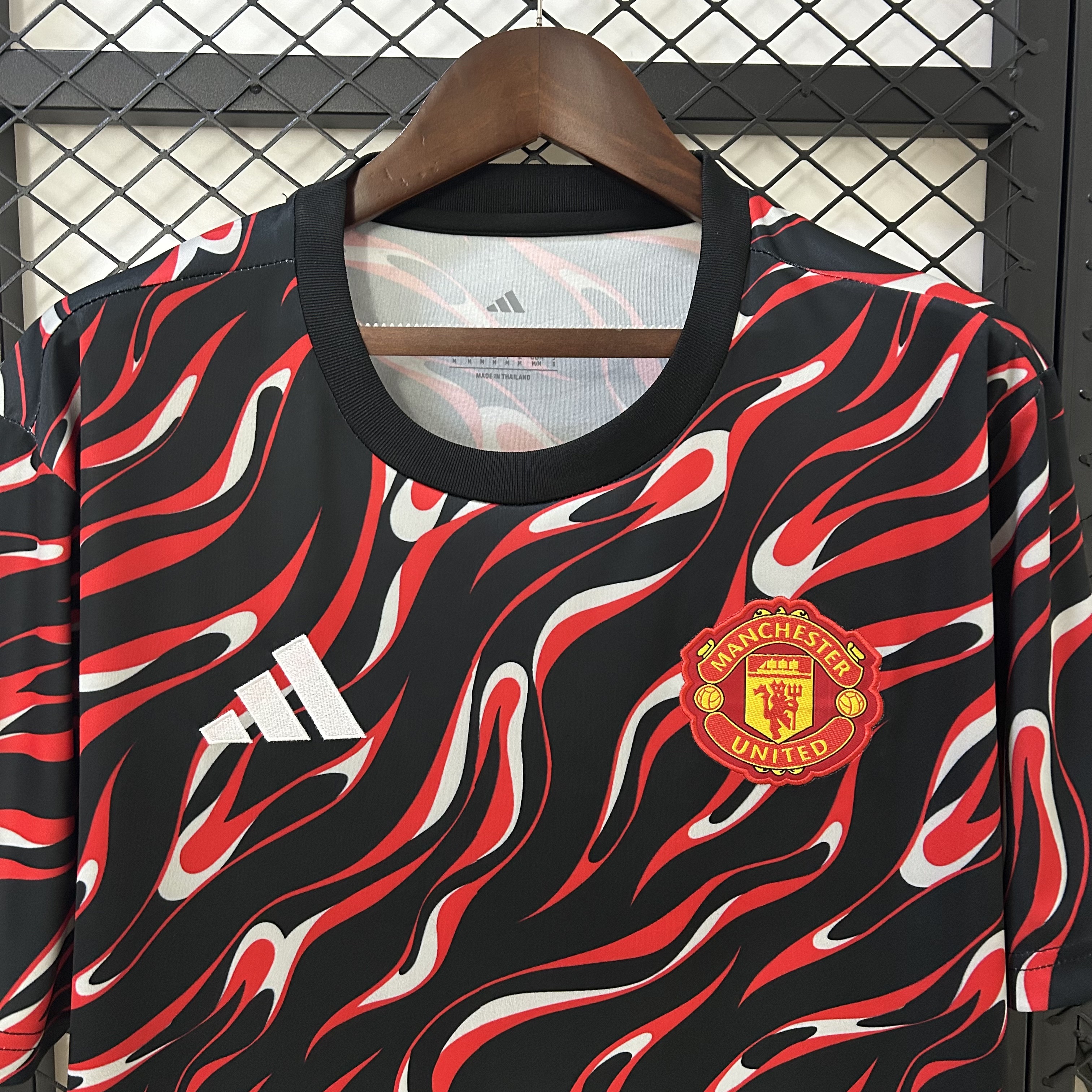 Manchester United Man Pre Match Training Jersey 25/26