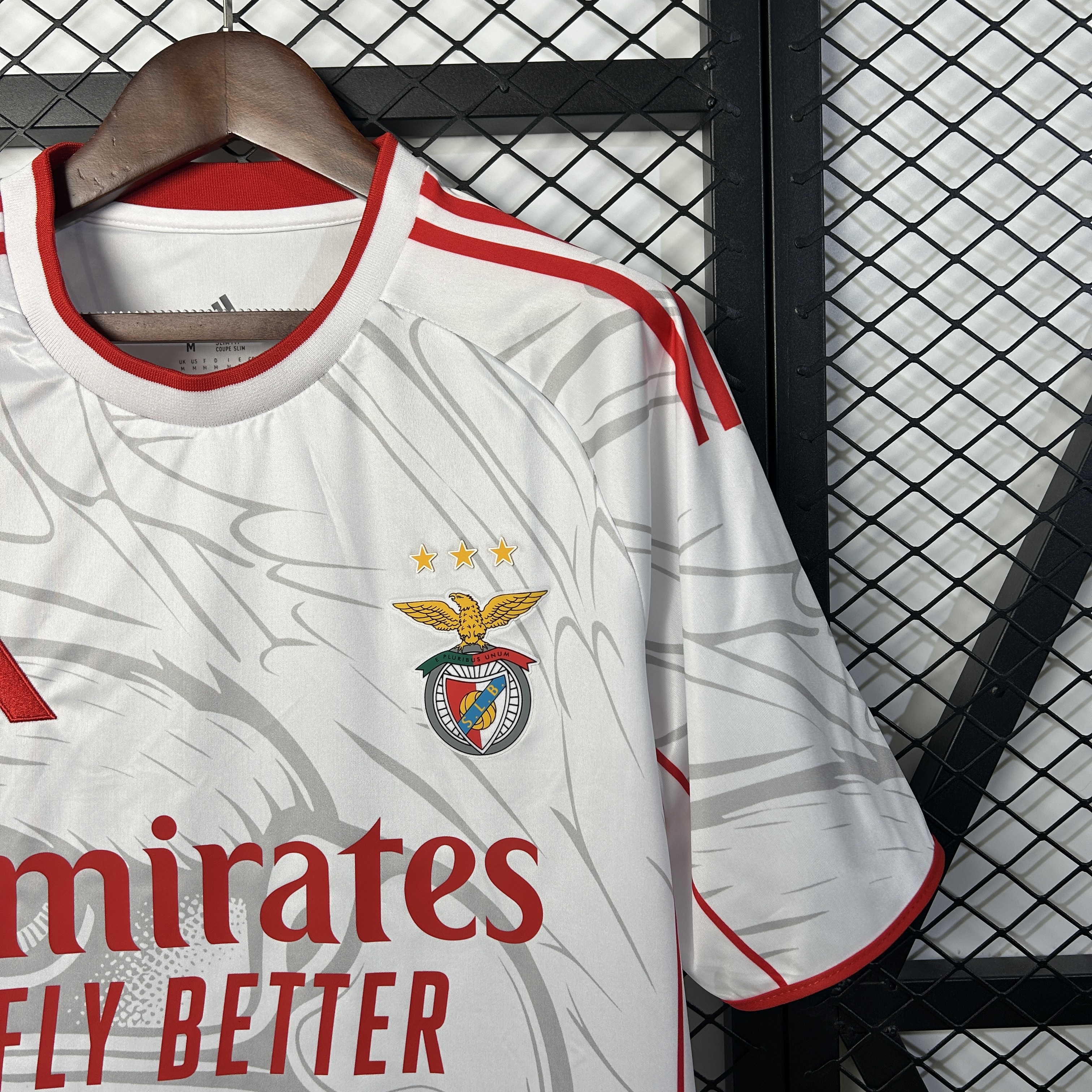 SL Benfica Training Man Jersey 25/26