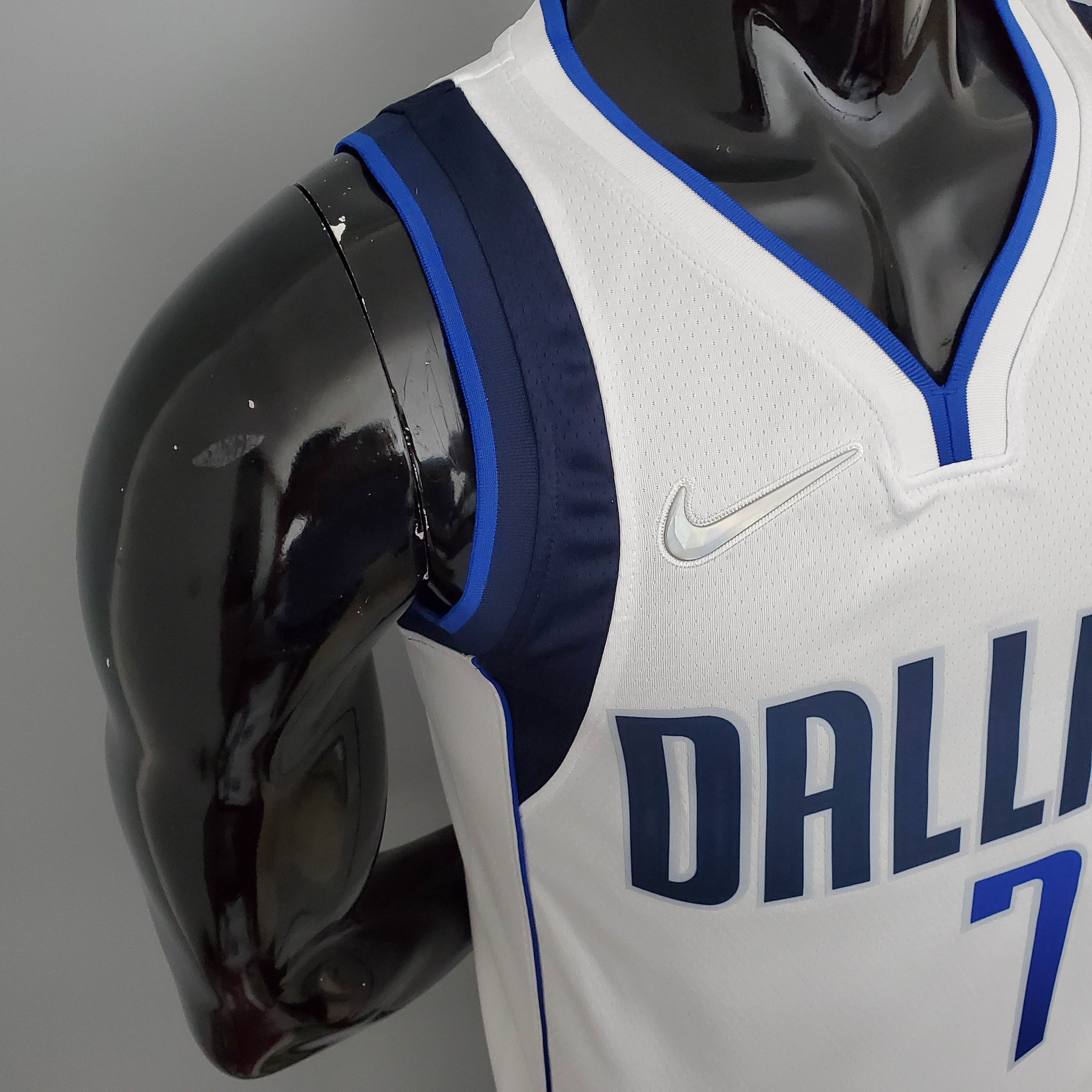 Luka Doncic Dallas Mavericks 75th Anniversary Swingman Jersey White