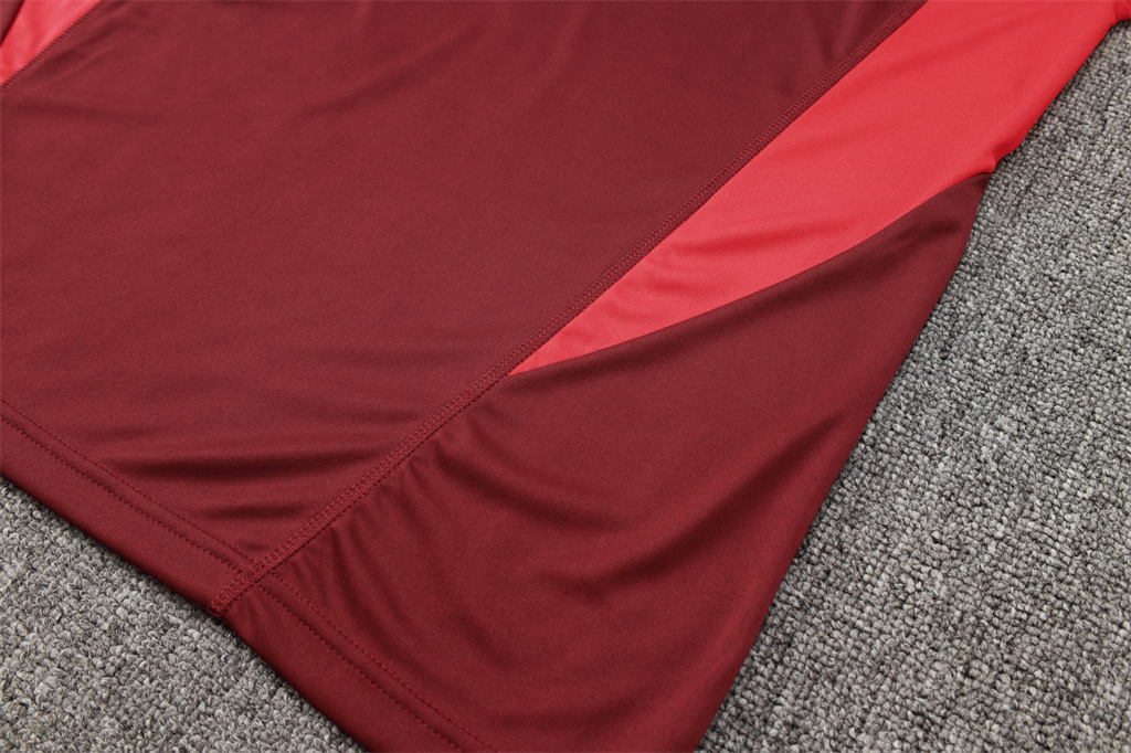 Internacional Training Short sleeve Suit 24/25