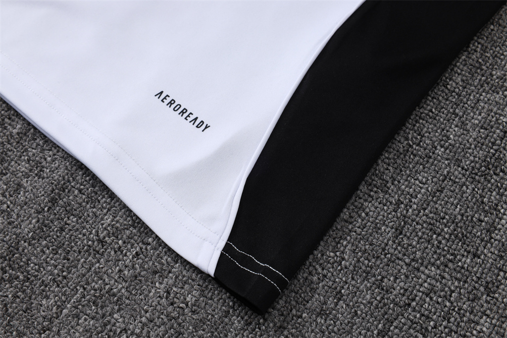 Liverpool Training Jersey 25/26