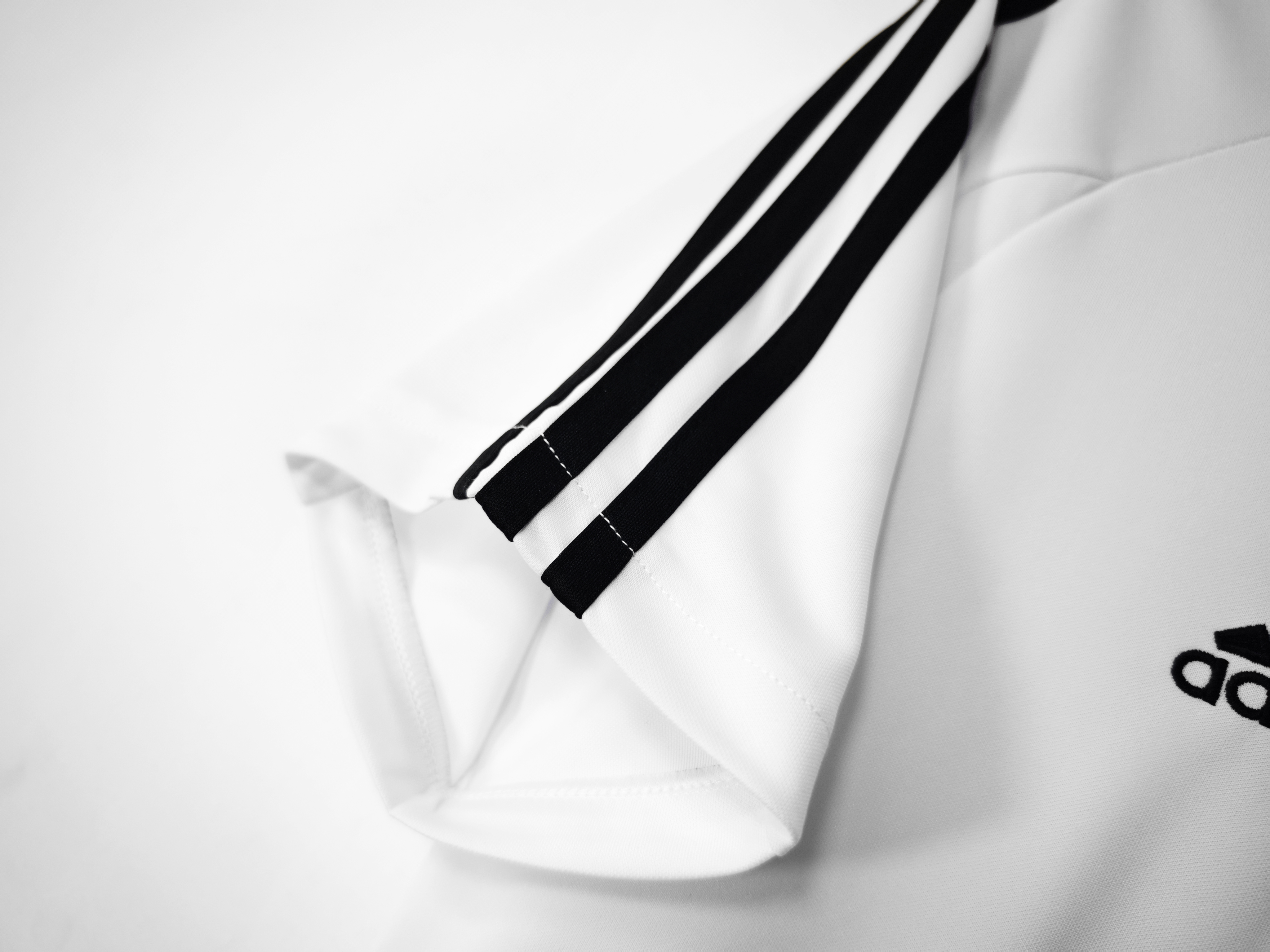 Real Madrid Home Retro Jersey 2003/04