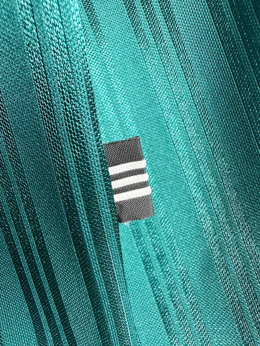 Retro Liverpool Away Football Jersey Long Sleeve 1995/1996