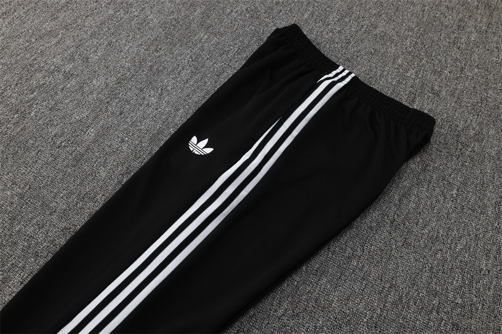 Manchester United Training Pants 24/25