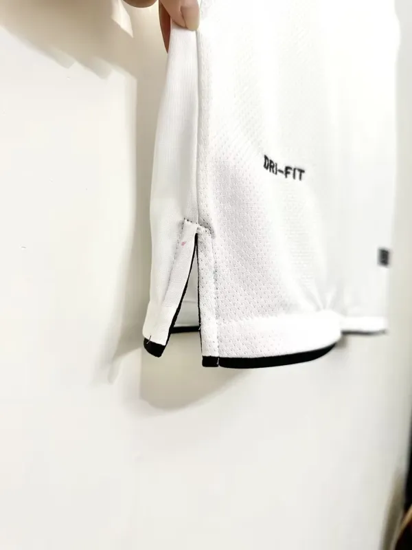 2010-11 Manchester United Retro Jersey Away