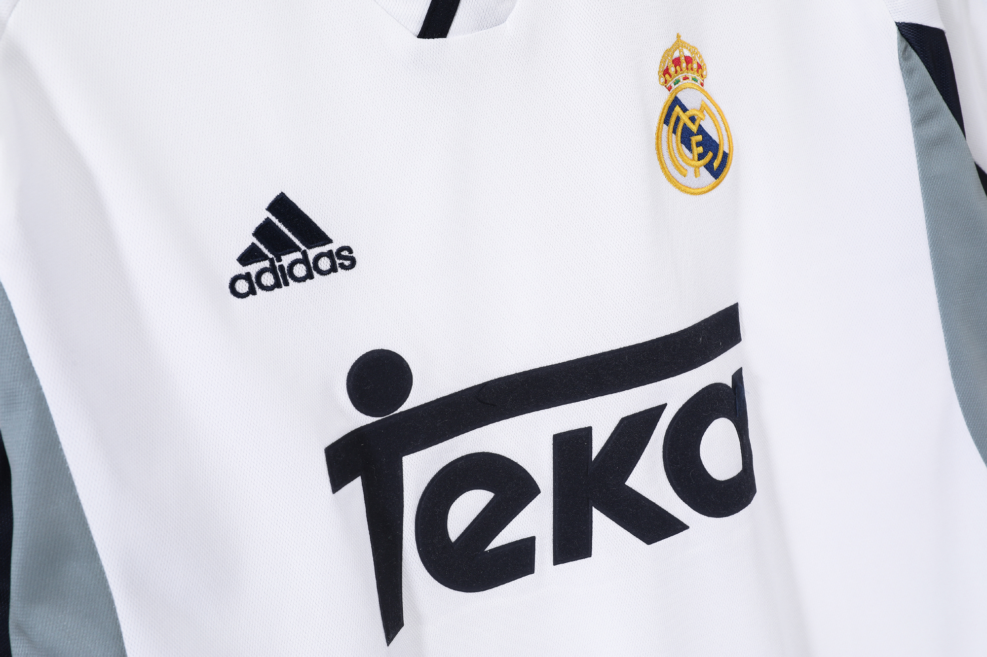 Real Madrid Home Retro Jersey 2000/01