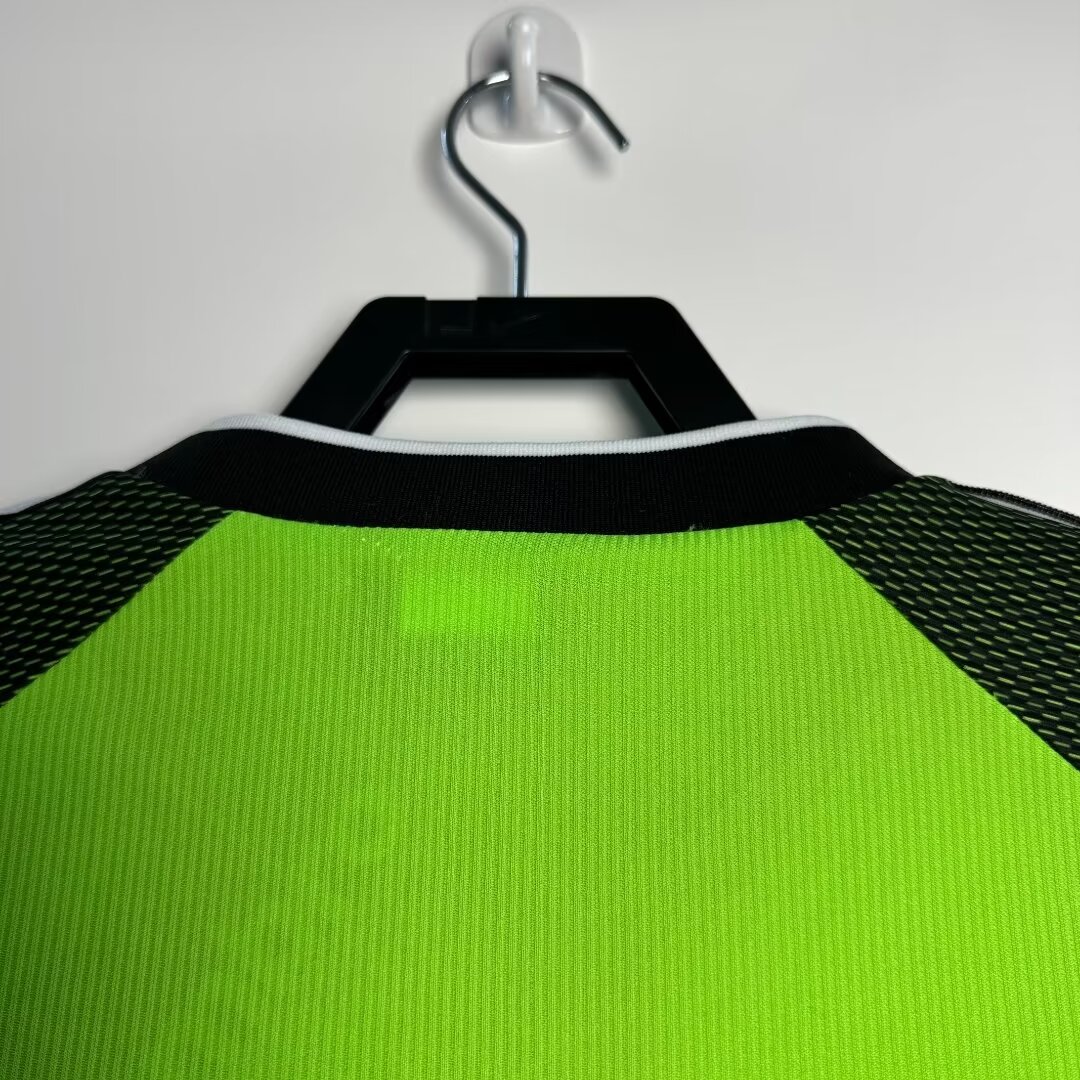 Manchester United Home Long Sleeve Retro Jersey 1998/99