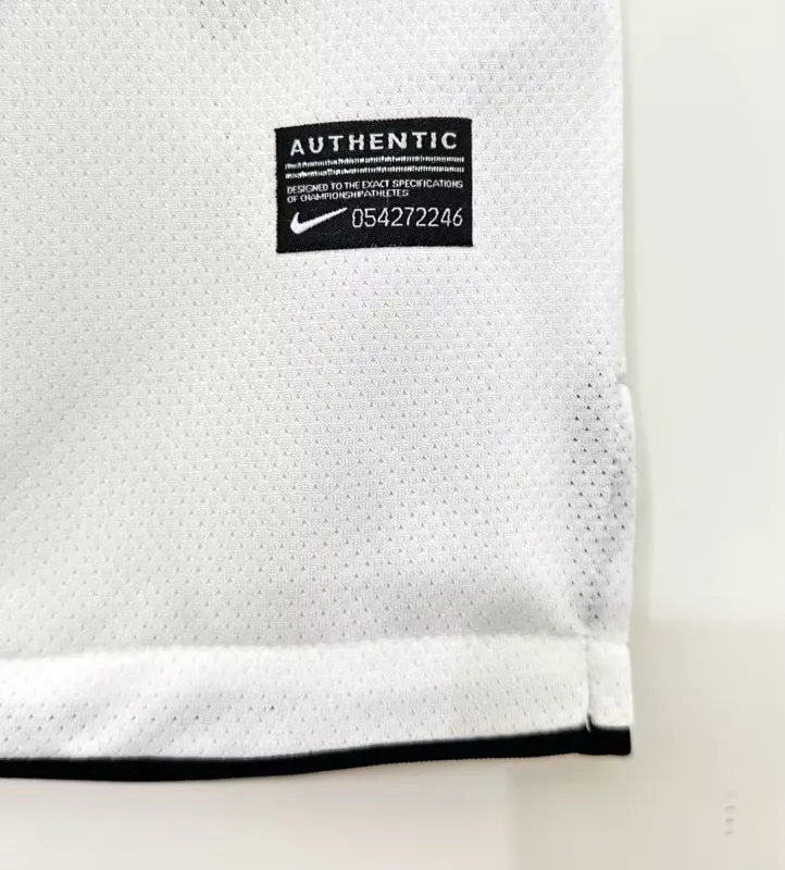 2010-11 Manchester United Retro Jersey Away