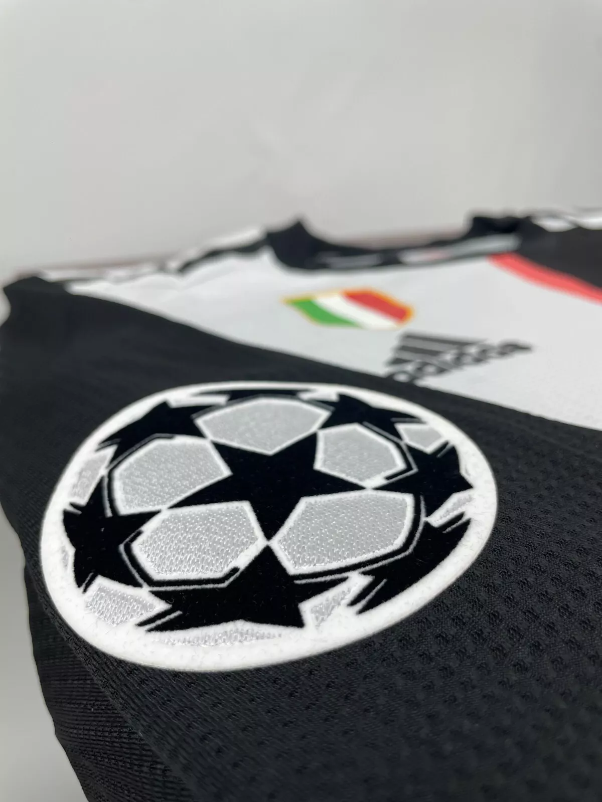 2019-20 Cristiano Ronaldo #7 Juventus Home Retro Player Version Soccer Jersey with UCL Patch - Long Sleeve