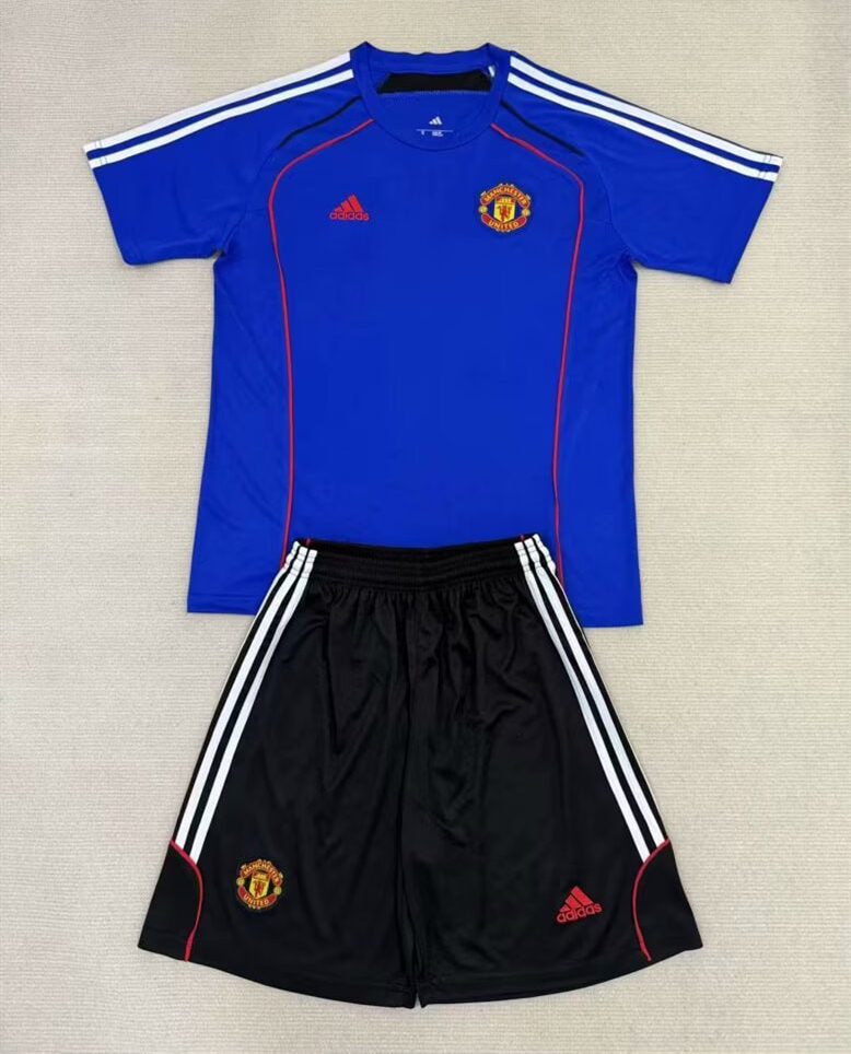 Manchester United Kids Training Suit 25/26
