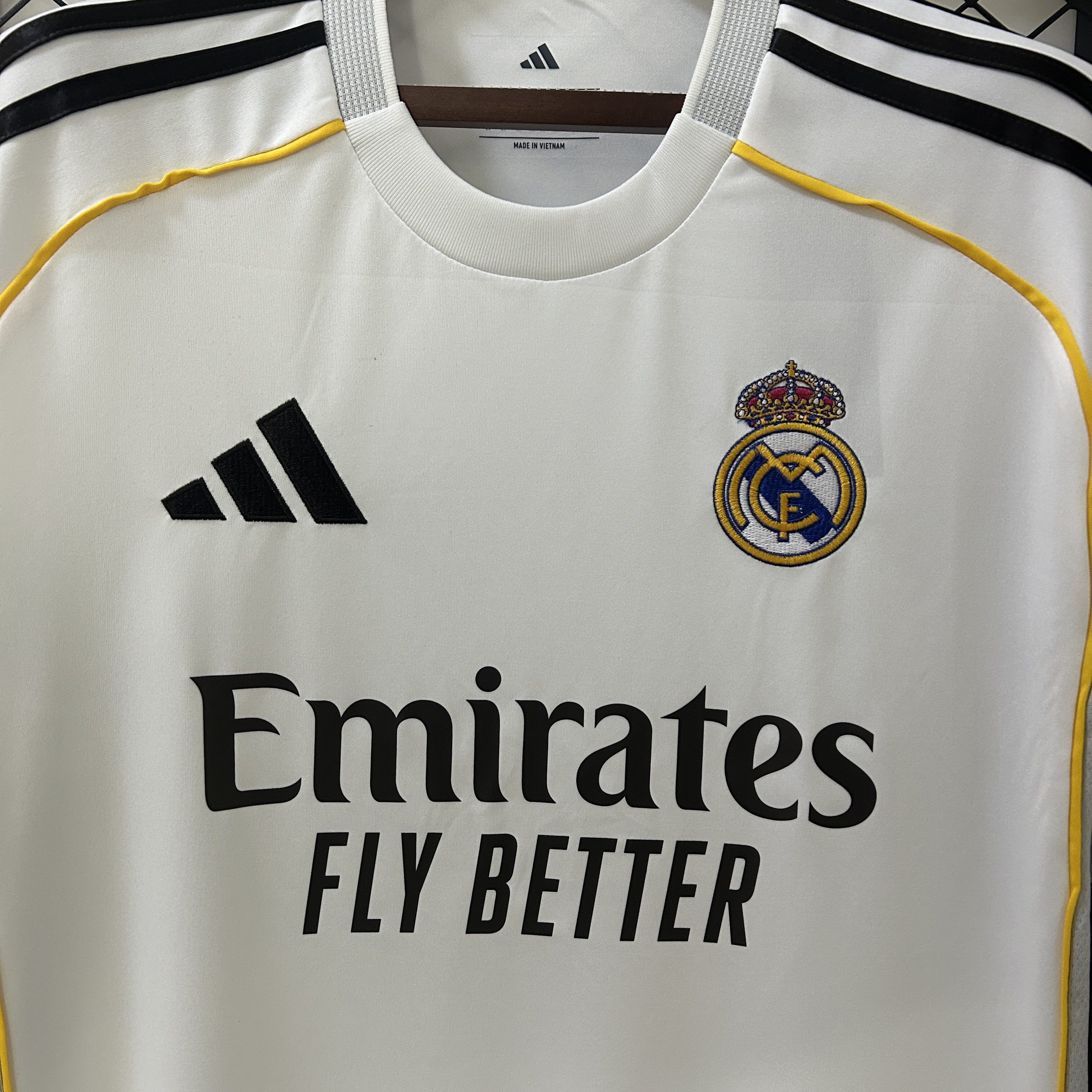 Real Madrid Home Modrić Limited Edition Man Jersey 25/26