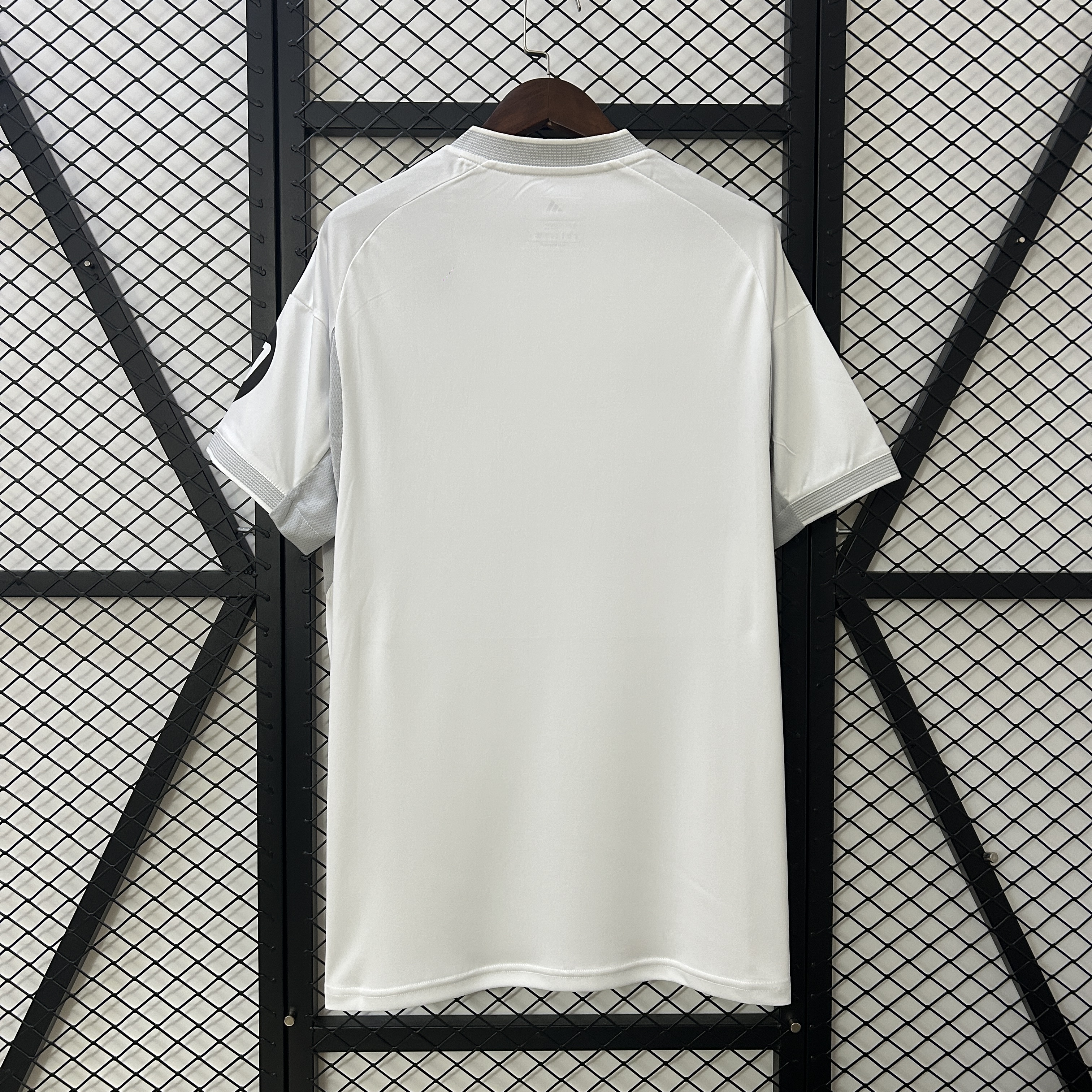 Real Madrid Home Man Jersey 25/26