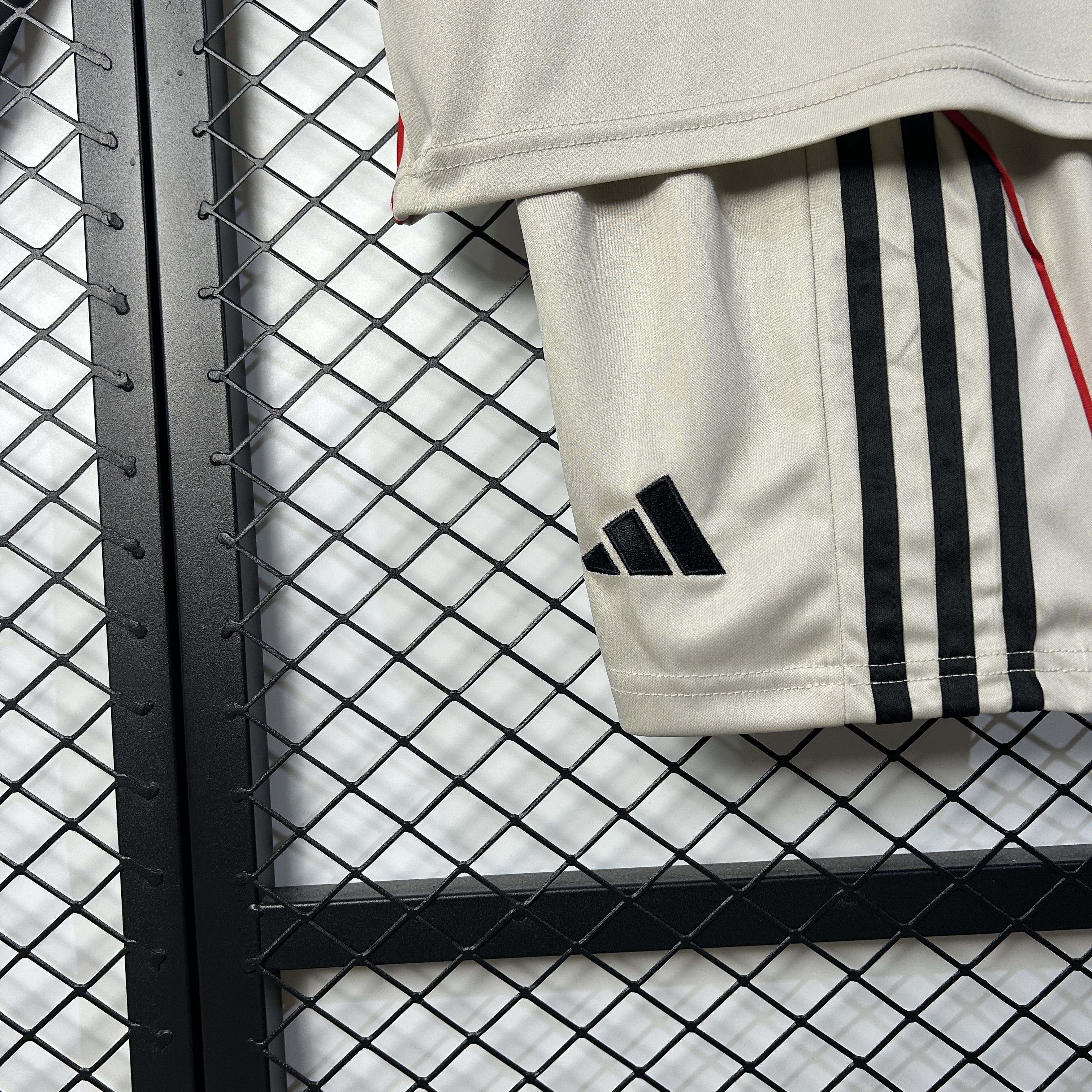 Benfica Beige Away Kids Suit 25/26