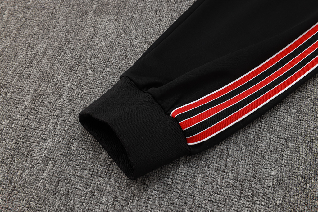 Manchester United Training Pants 24/25