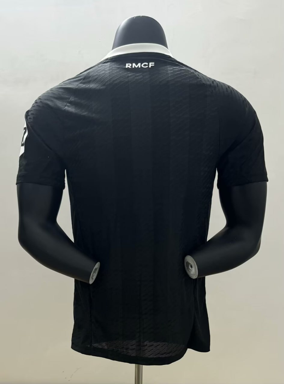 Real Madrid Goalkeeper Player Jersey 25/26