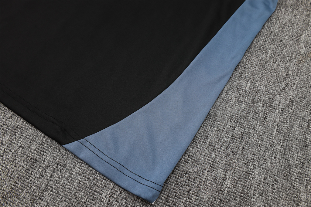 Manchester United Training Jersey 24/25