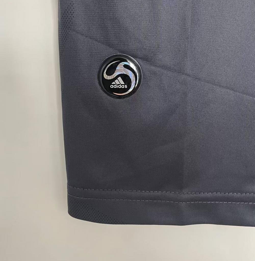 Retro Liverpool Away Football Jersey 2009/2010