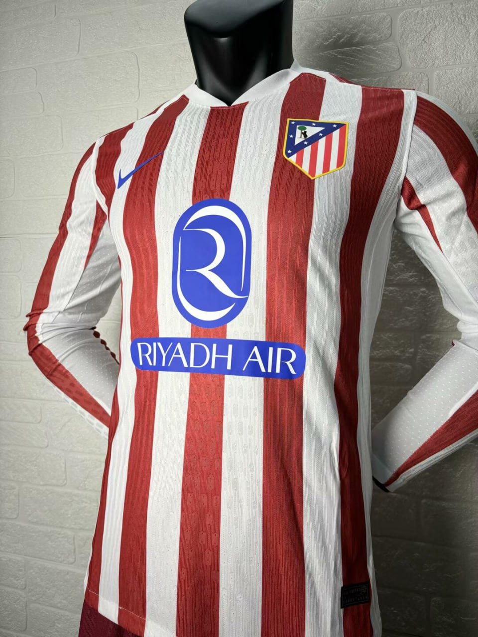 Atletico Madrid Home Player Long Sleeve Jersey 25/26