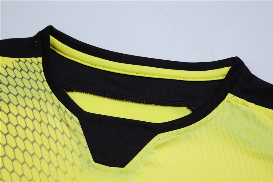 Liverpool Away Retro Jersey 04/05