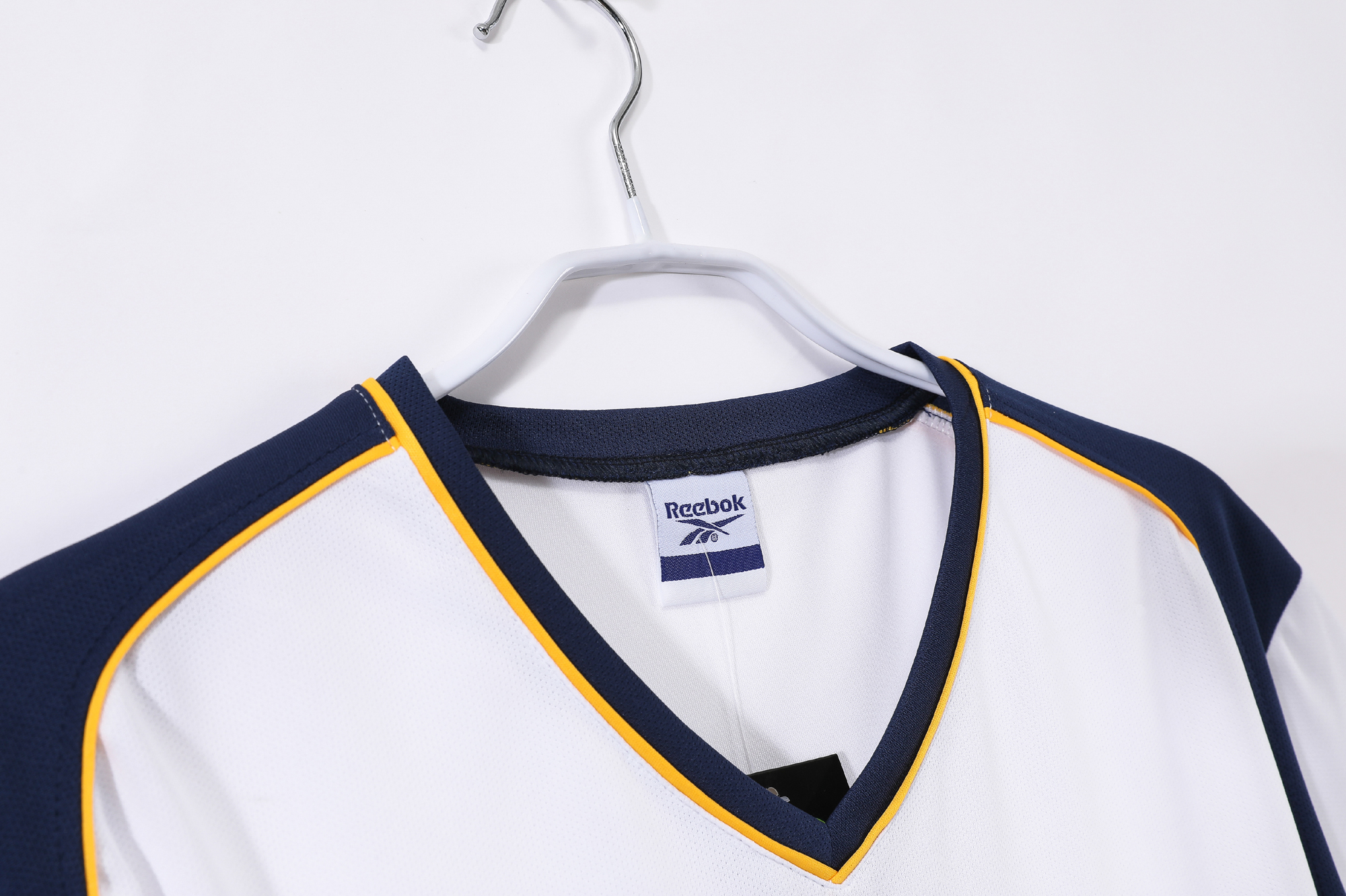 Liverpool Away Retro Jersey 2001/02