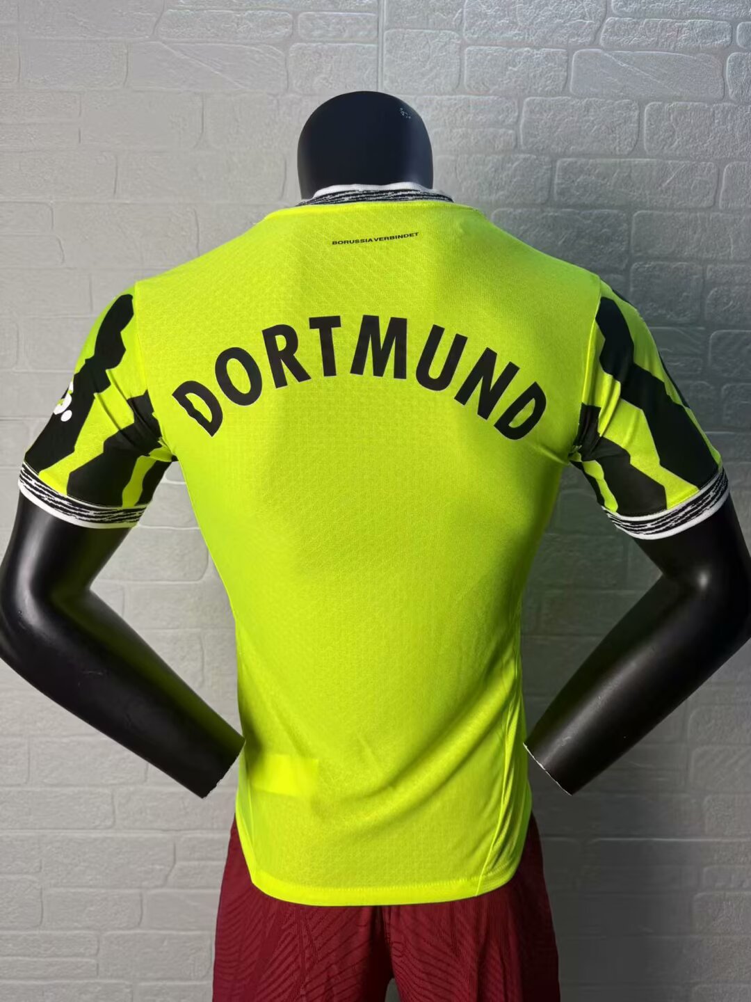 Borussia Dortmund Neon Special Men Player Jersey 24/25