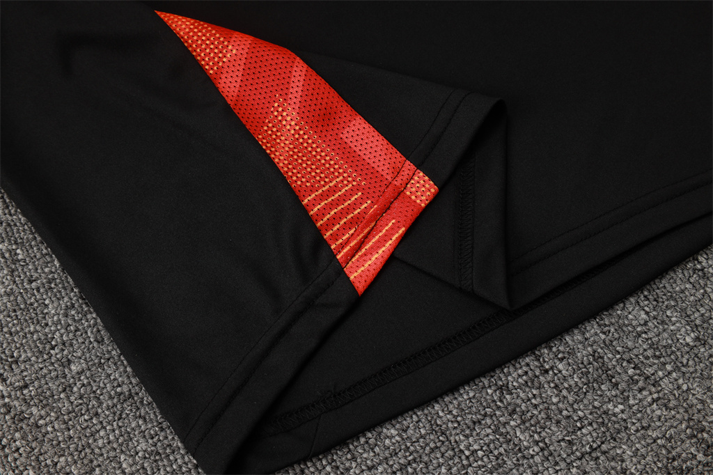 Internacional  Training Short sleeve Suit 24/25