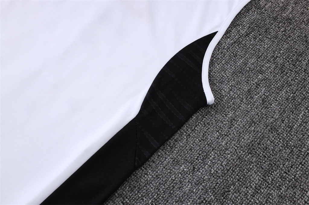 Liverpool Training Jersey 25/26