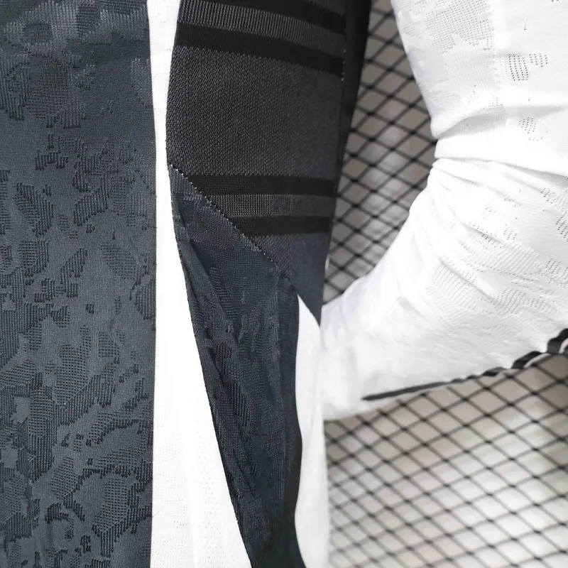 24-25 Juventus Home Soccer Jersey Player Version Long Sleeve