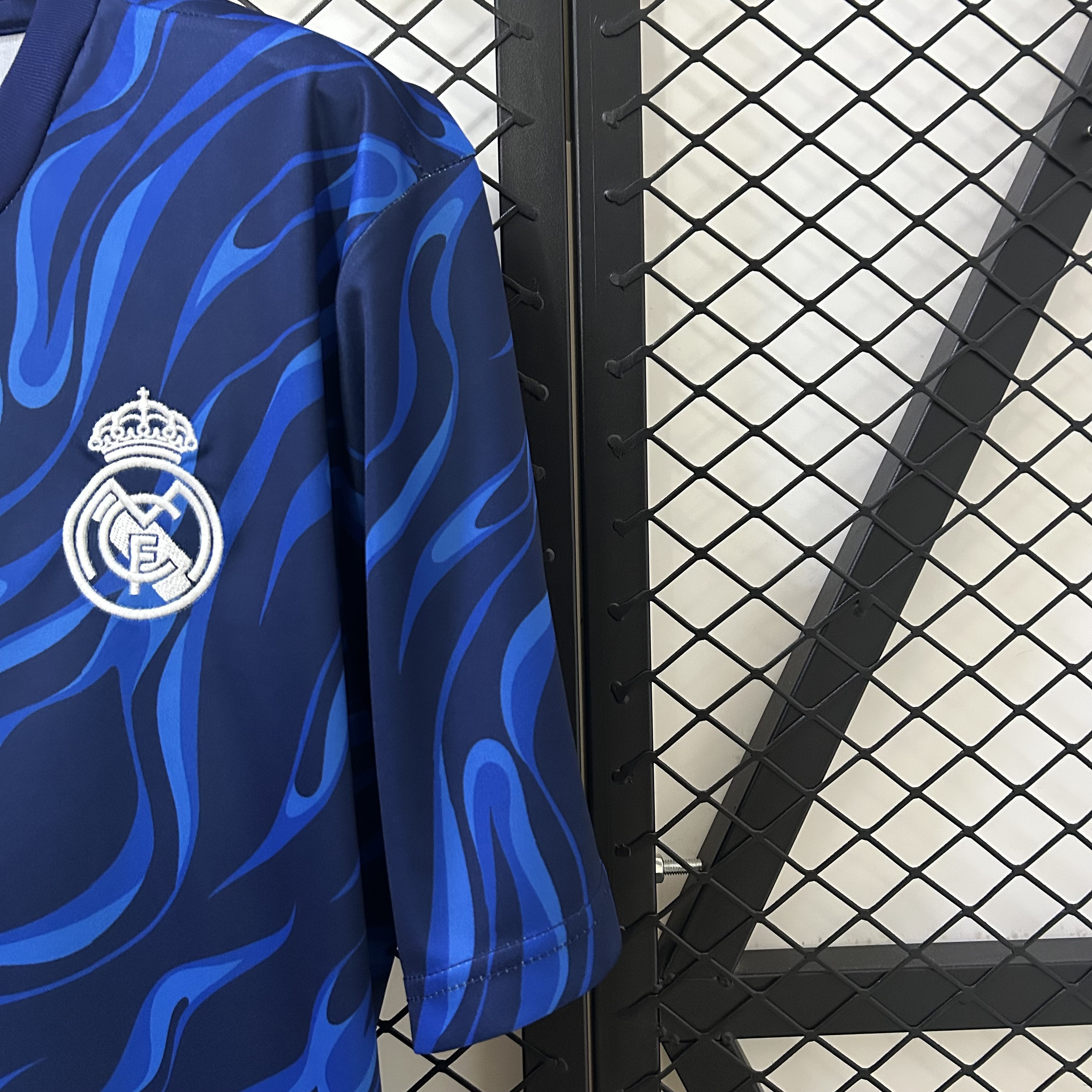 Real Madrid Pre Match Training Man Jersey 25/26