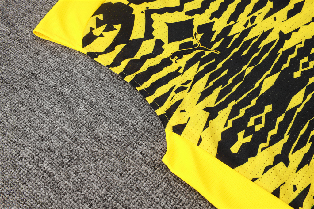 Borussia Dortmund Training Jersey 24/25