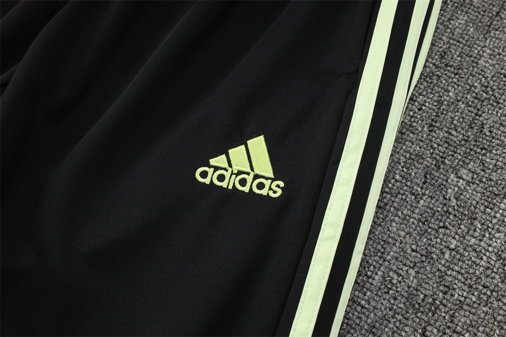 Manchester United Training Pants 24/25