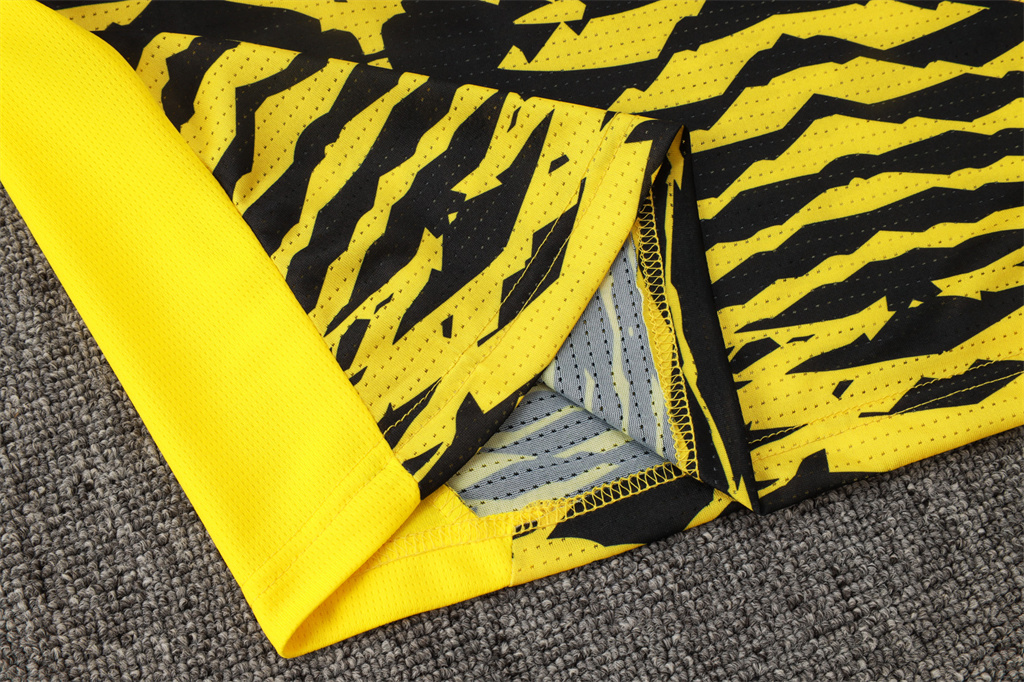 Borussia Dortmund Training Jersey 24/25