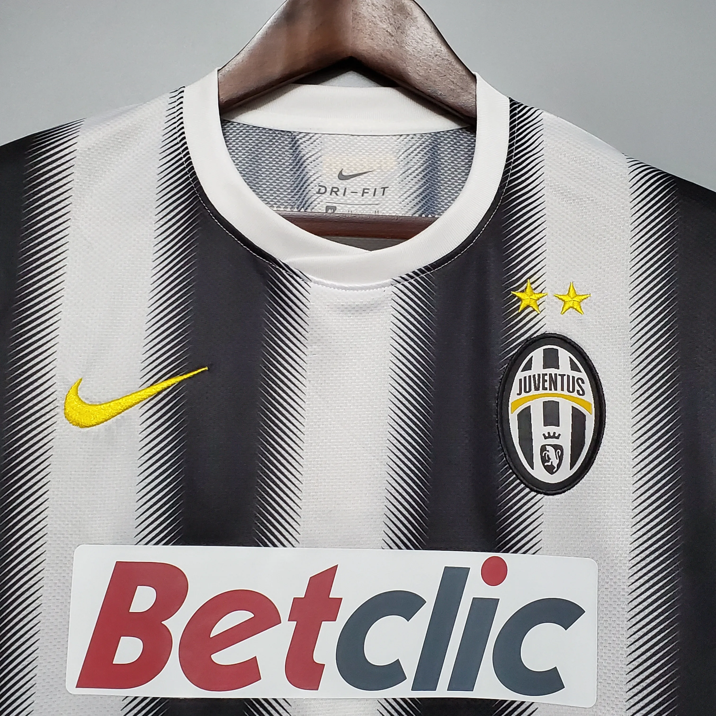 2011-12  Juventus Retro Jersey Home