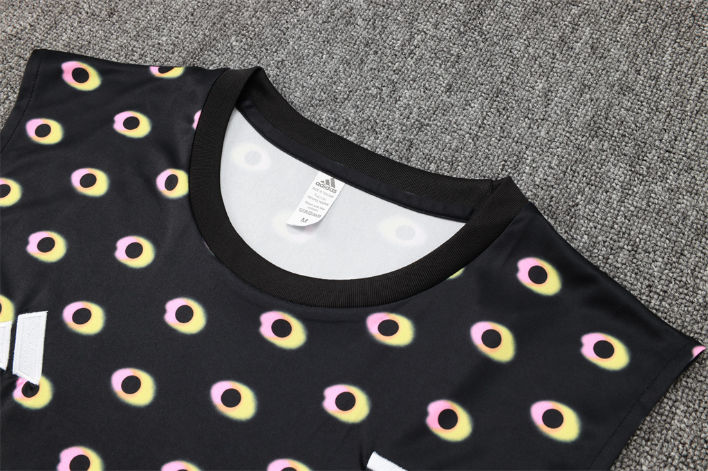 Juventus Training Jersey 24/25