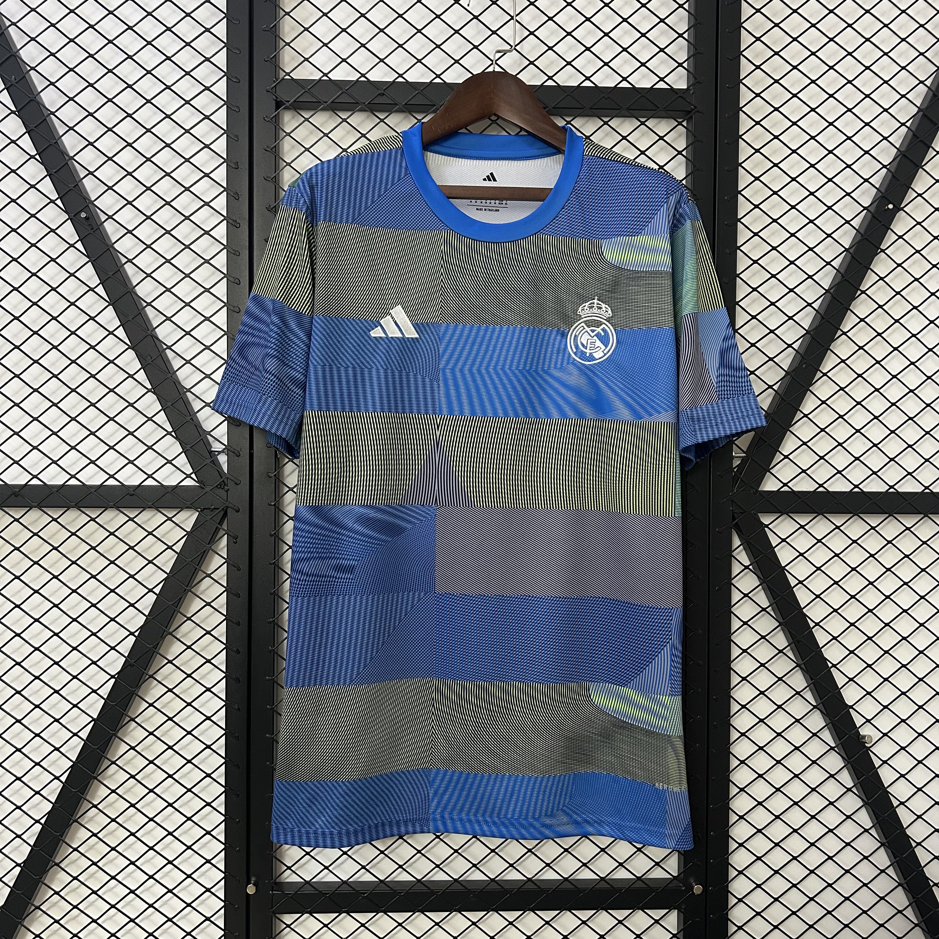 Real Madrid Pre Match Training Man Jersey 25/26