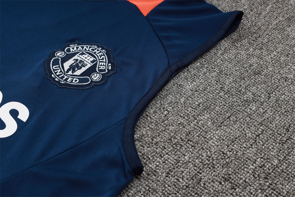 Manchester United Training Jersey 24/25