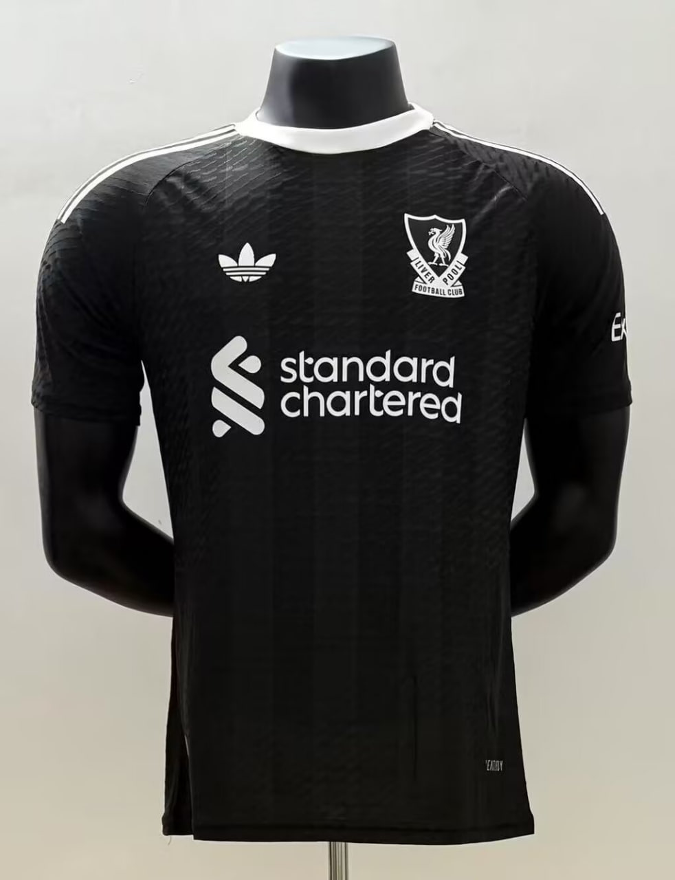 Liverpool Goalkeeper Player Version Jersey 25/26