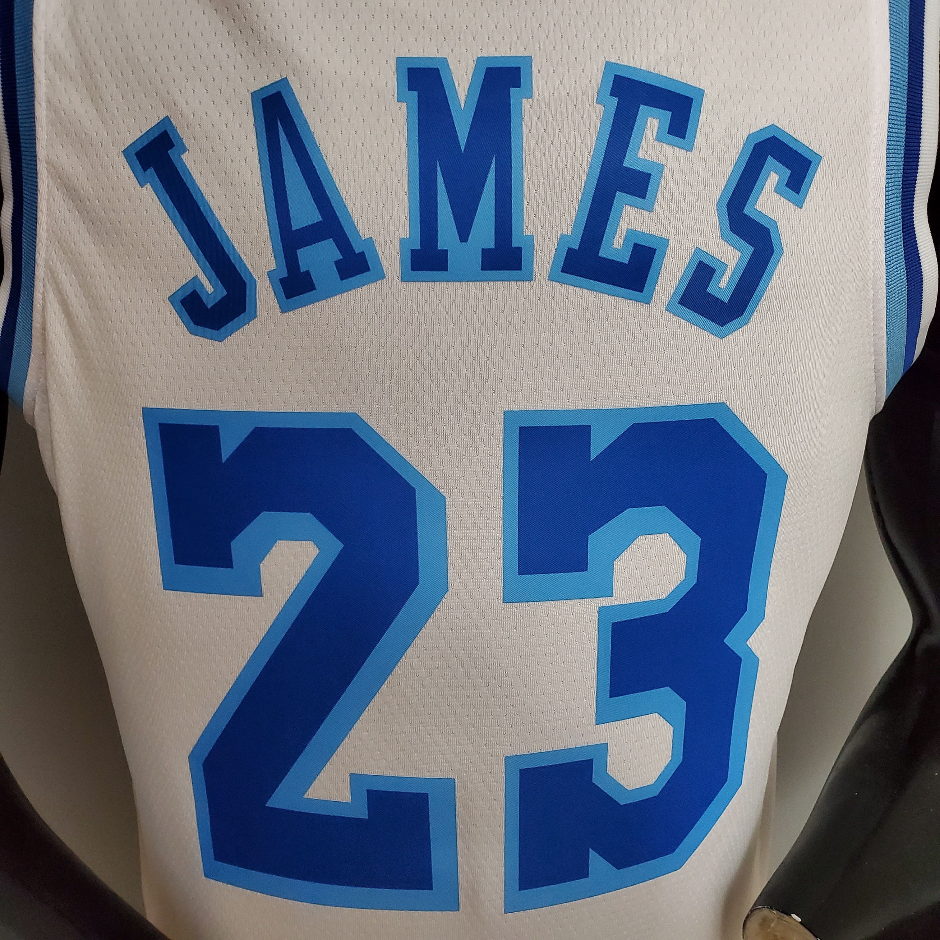 LeBron James Los Angeles Lakers 2020/21 Swingman Jersey White